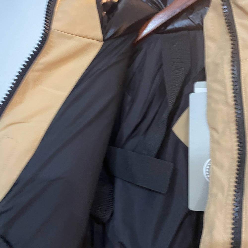 Canada Goose Tan Cropped Puffer Jacket - Picture 9 of 16
